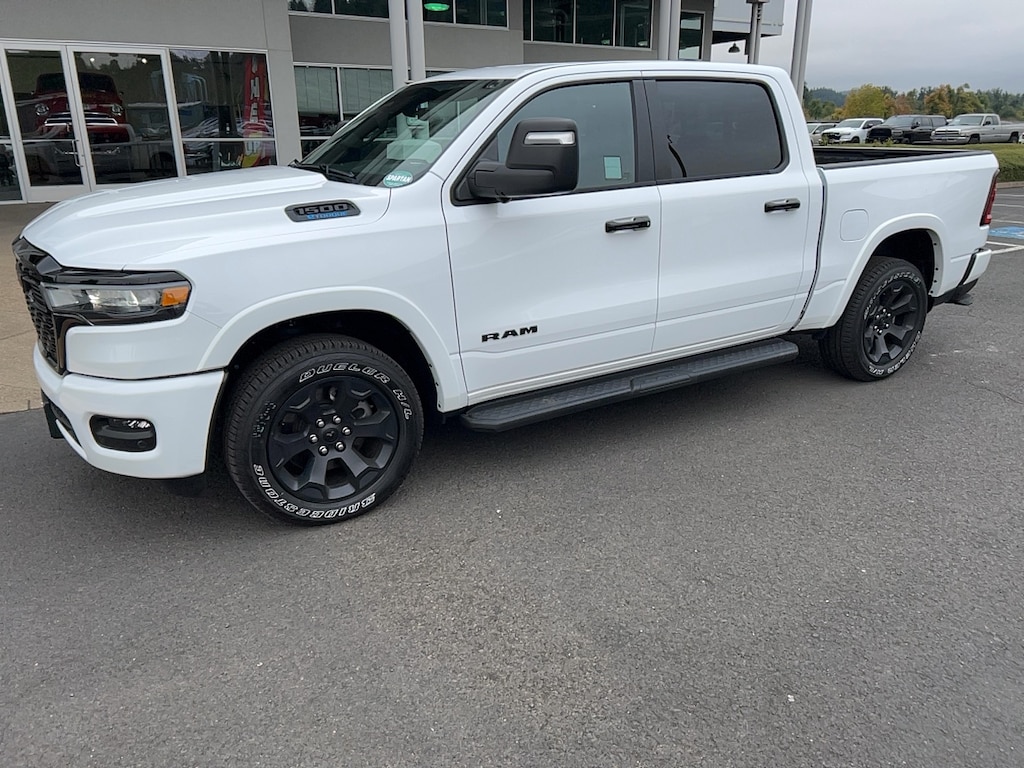 New 2025 Ram 1500 BIG HORN CREW CAB 4X4 5'7 BOX Pickup