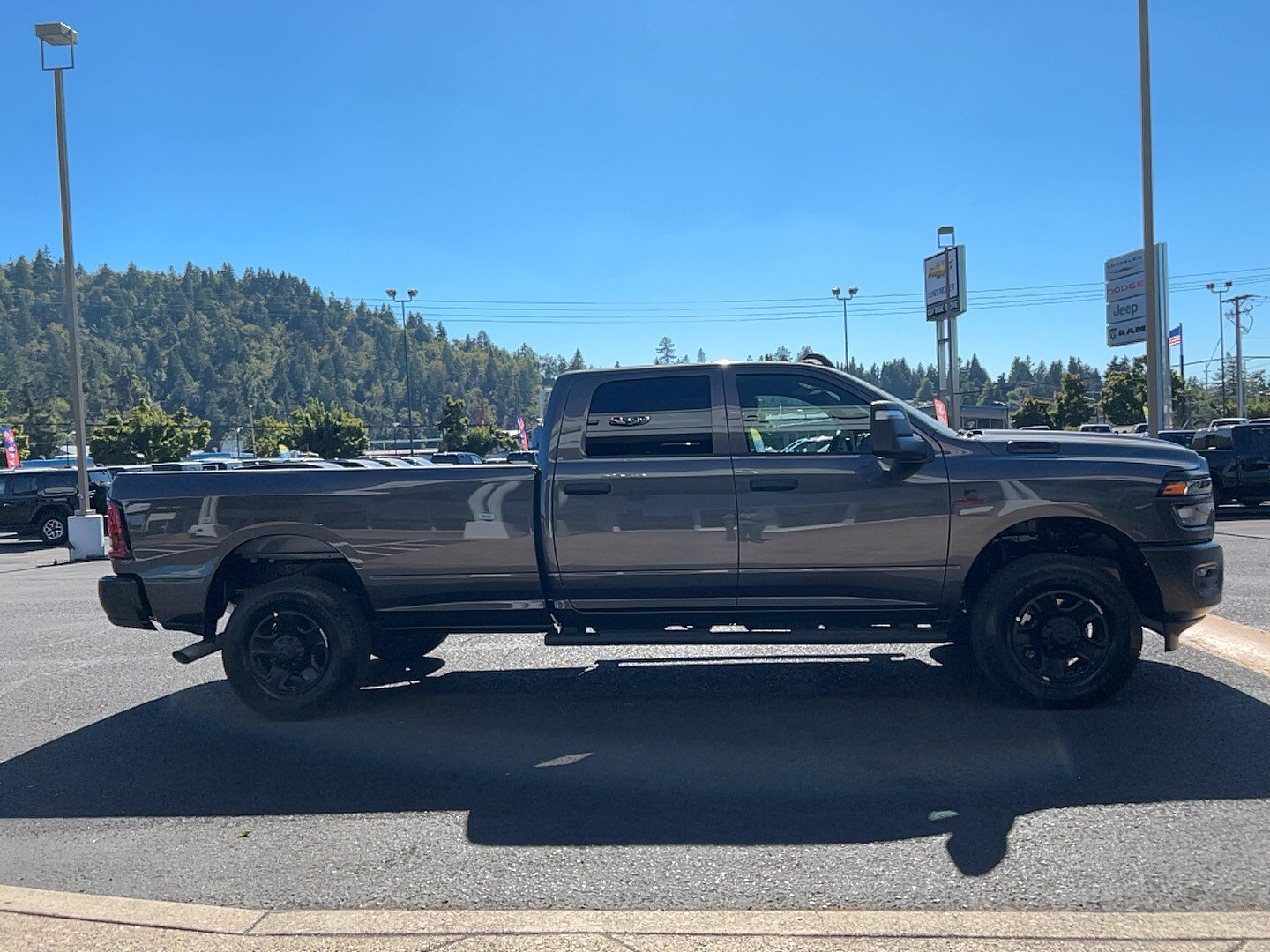 2025 Ram 3500 Tradesman photo 3