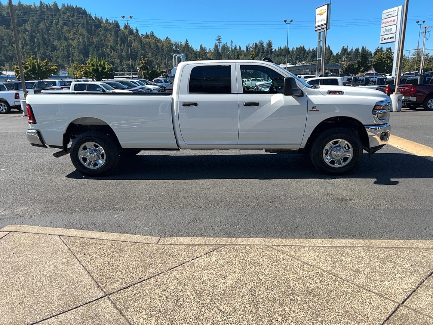2026 Ram 3500 Tradesman photo 4