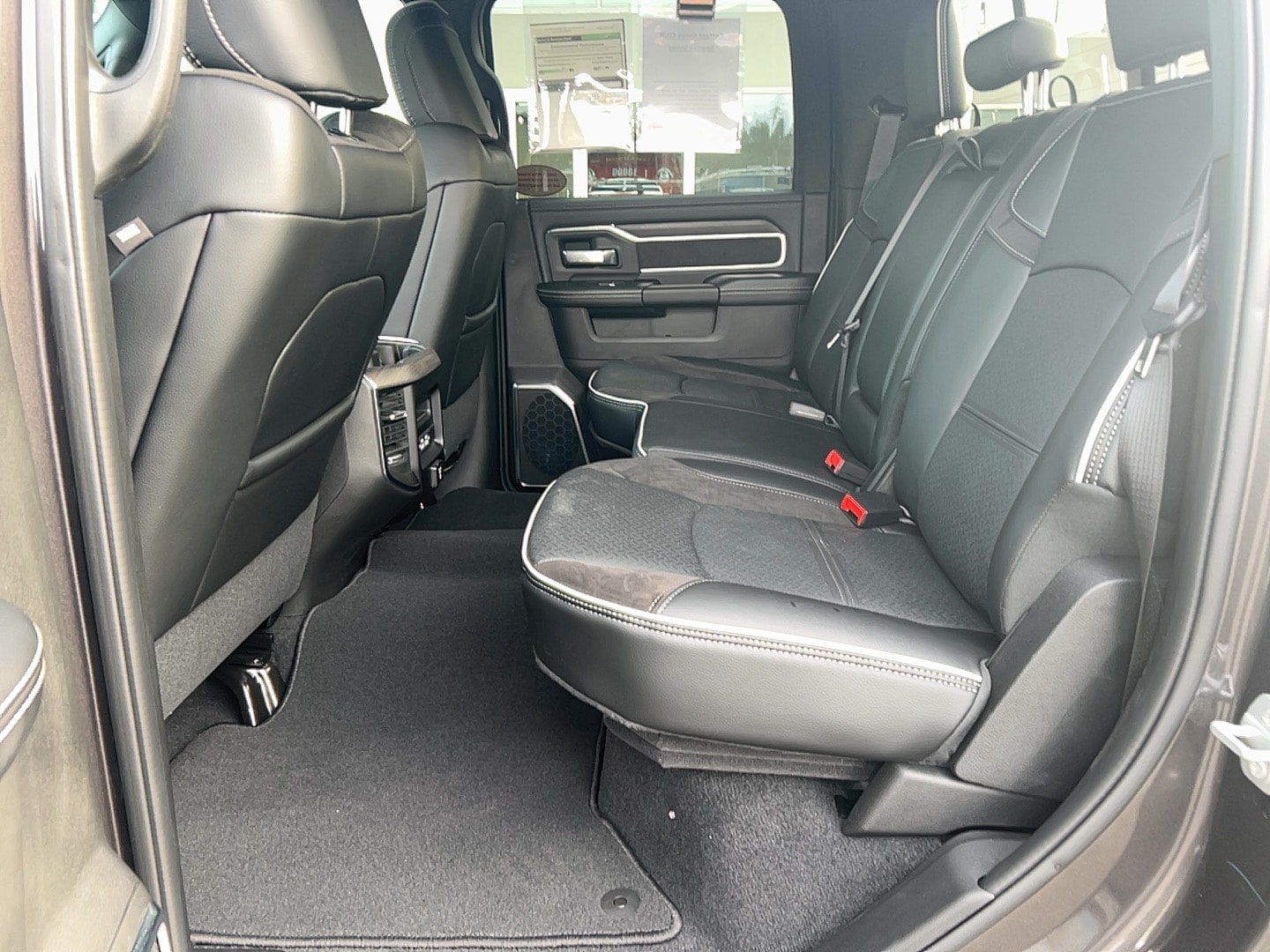 2026 RAM 2500 Laramie - Photo 27