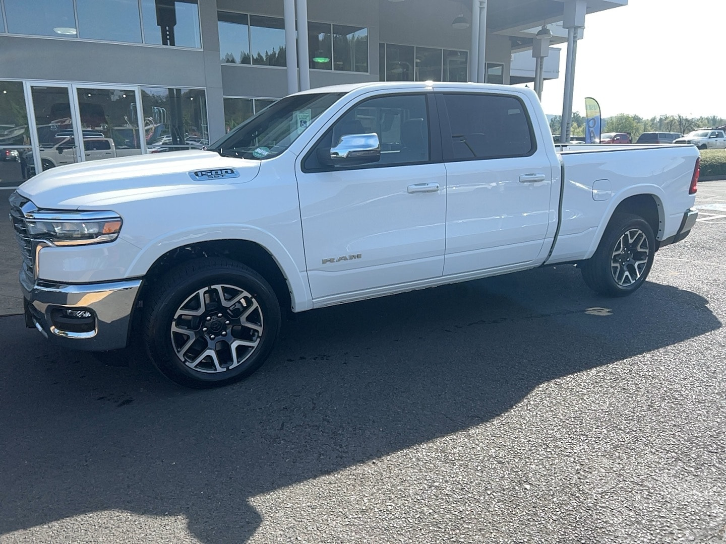 2025 Ram 1500 LARAMIE CREW CAB 4X4 6'4 BOX