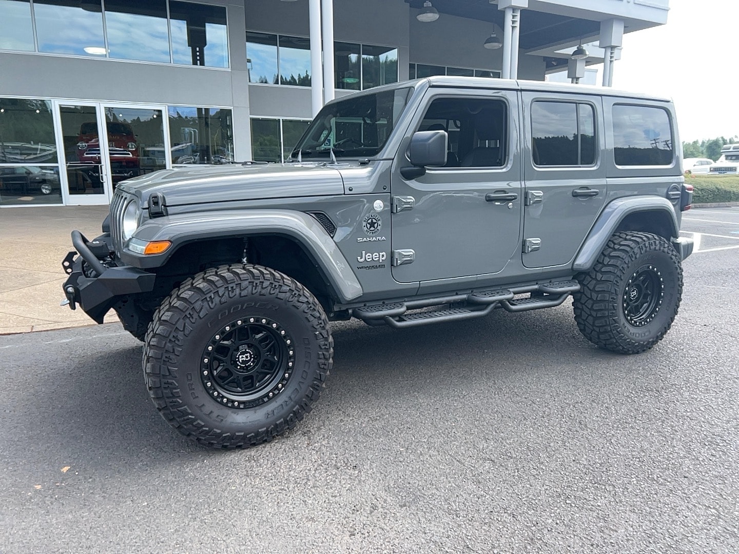 2019 Jeep Wrangler Sahara's photo