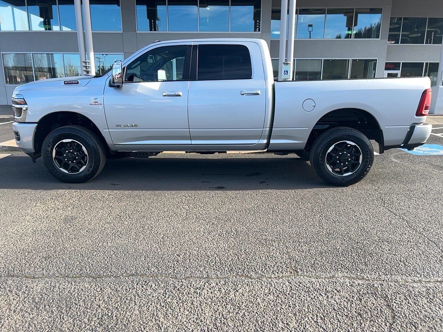 2026 RAM 2500 Laramie - Photo 9