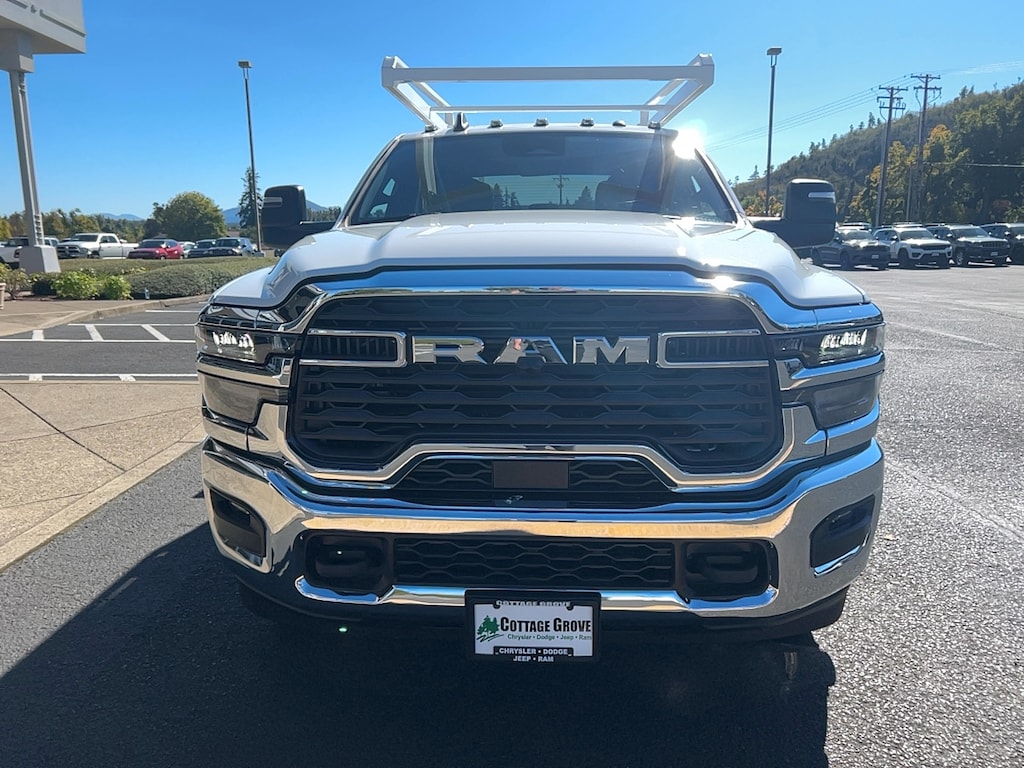 New 2026 Ram 3500 Chassis Cab 3500 TRADESMAN CREW CAB CHASSIS 4X4 60' CA Pickup