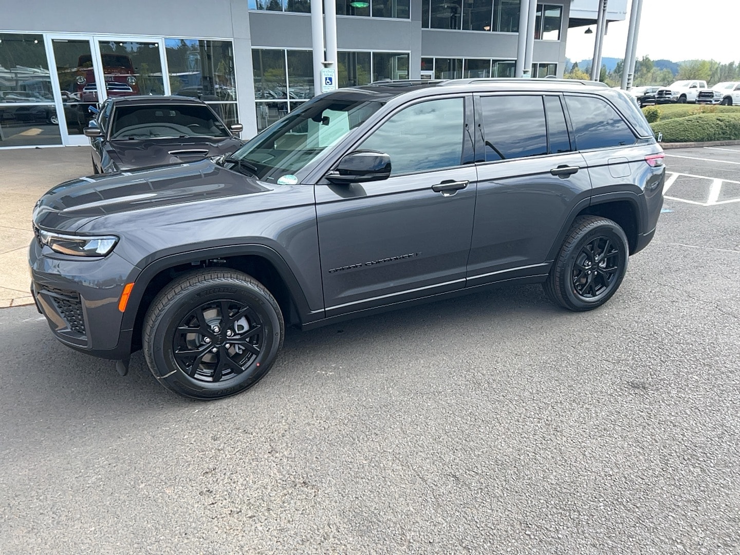 2026 Jeep Grand Cherokee Laredo Altitude 4x4's photo
