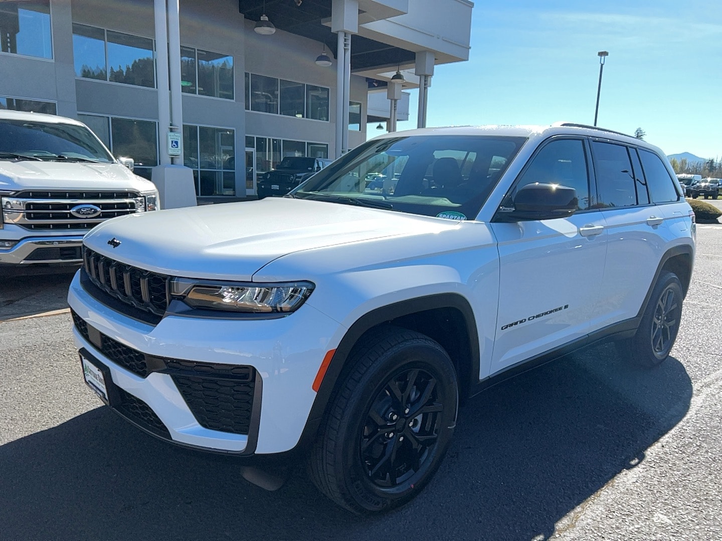 2026 Jeep Grand Cherokee Laredo Altitude 4x4's photo