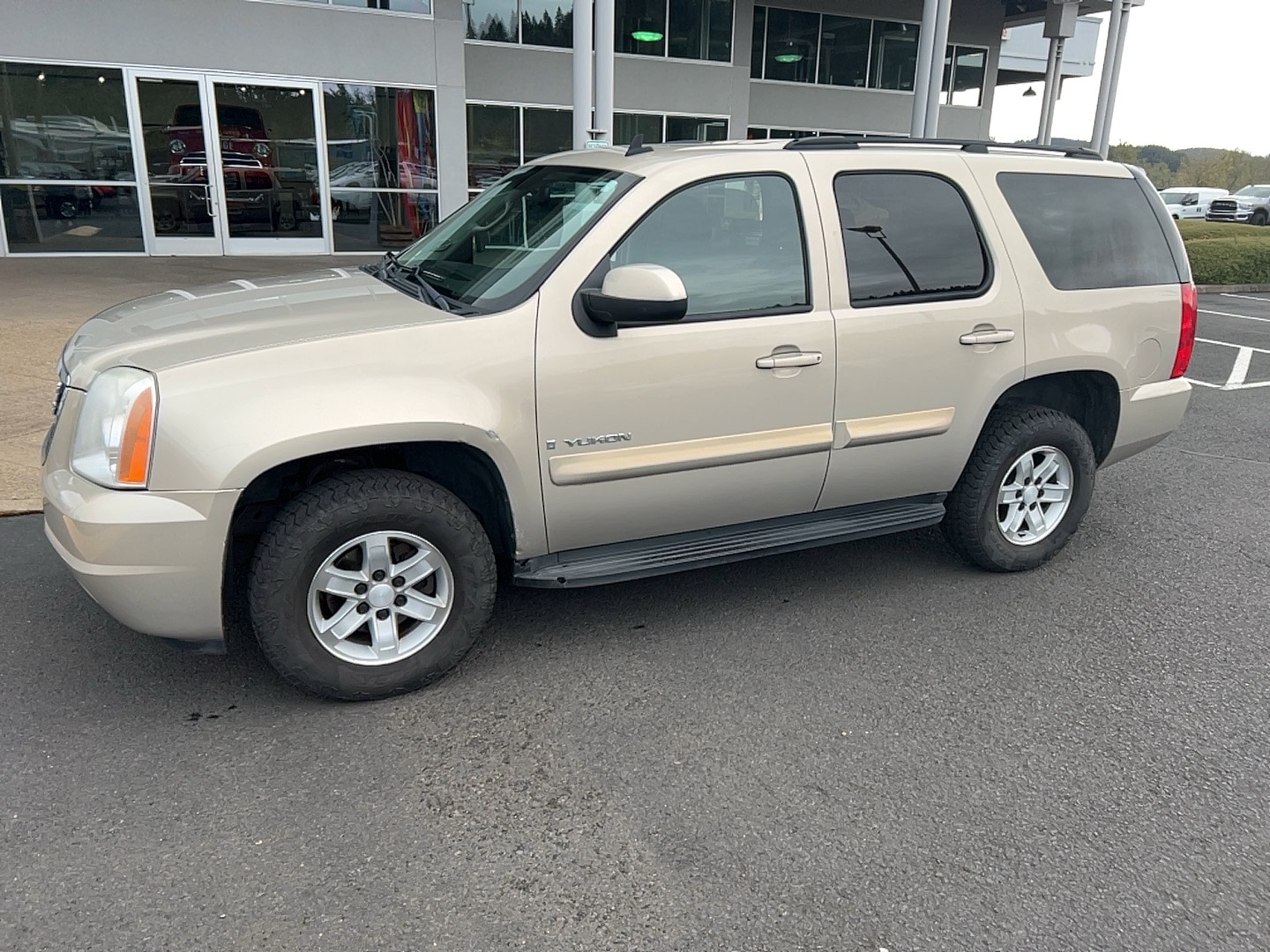 Used 2008 GMC Yukon SLE1 with VIN 1GKFK13048J184651 for sale in Cottage Grove, OR