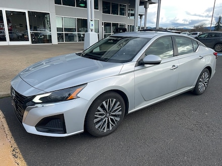 Featured Used 2023 Nissan Altima 2.5 SV Sedan for Sale in Cottage Grove, OR