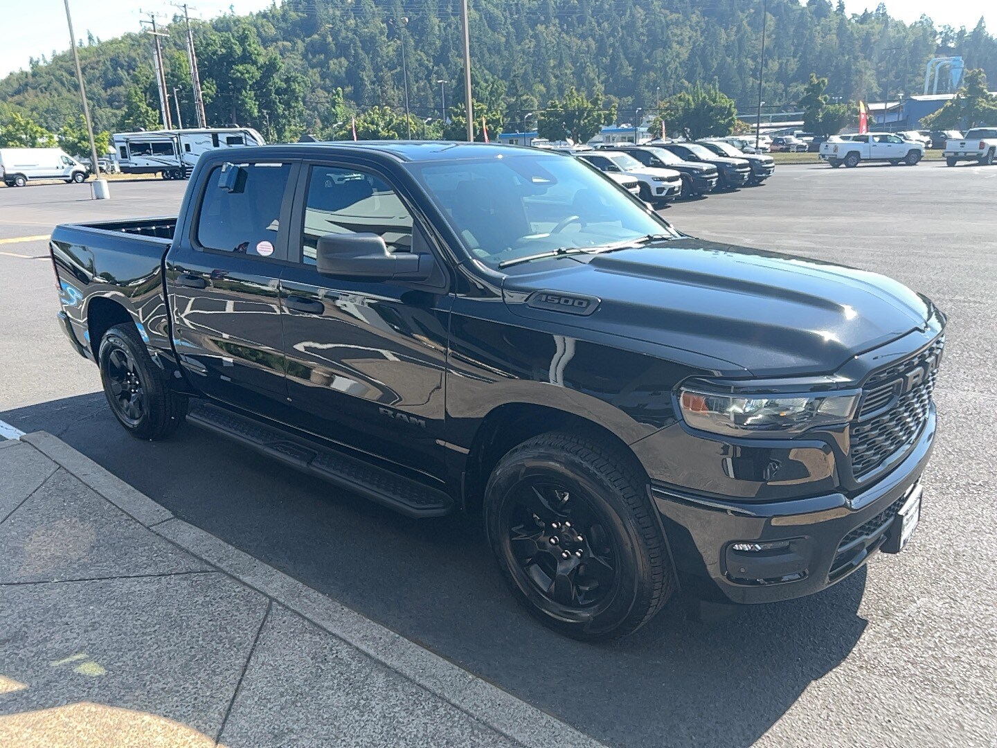2025 Ram 1500 Tradesman photo 3