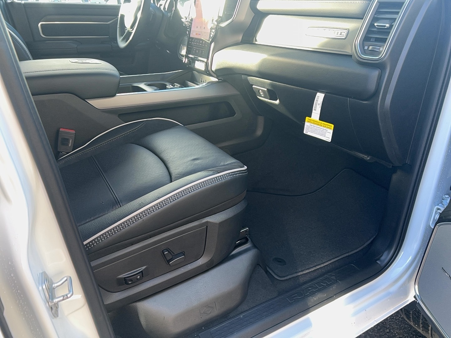 2026 RAM 2500 Laramie - Photo 33