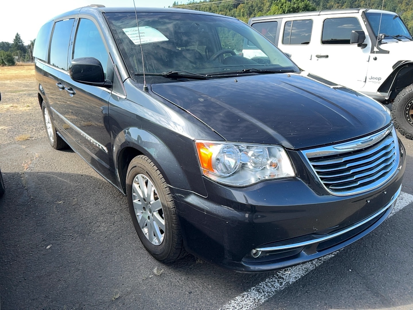Used 2014 Chrysler Town & Country Touring with VIN 2C4RC1BG4ER203842 for sale in Cottage Grove, OR
