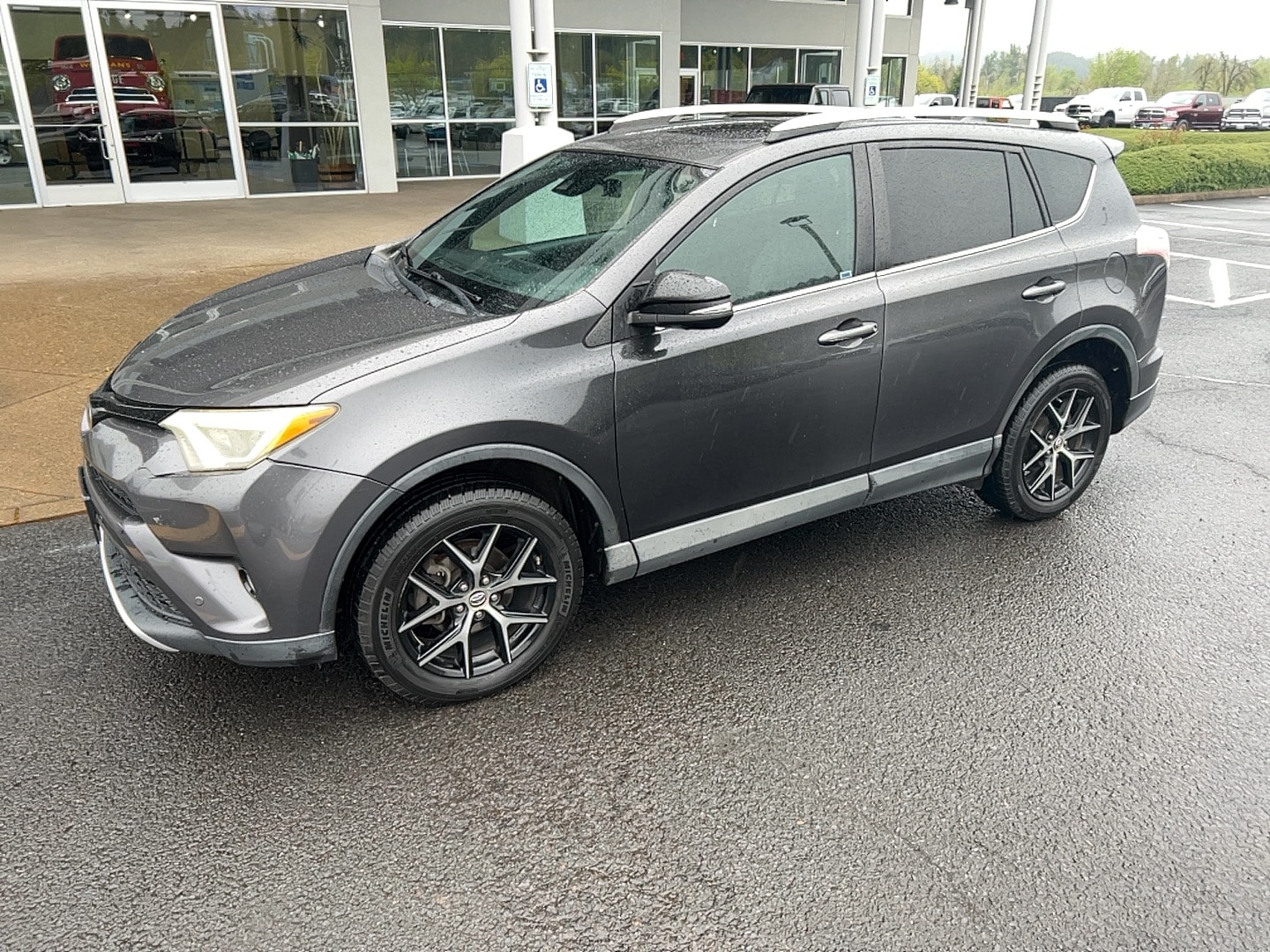 Used 2016 Toyota RAV4 SE with VIN 2T3NFREV4GW249422 for sale in Cottage Grove, OR