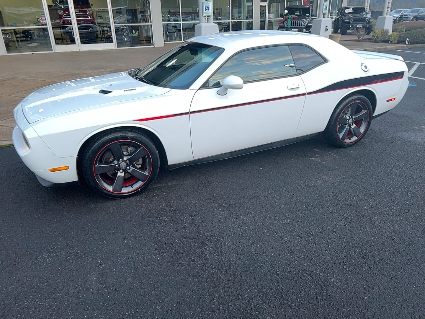 2014 Dodge Challenger R/T's photo