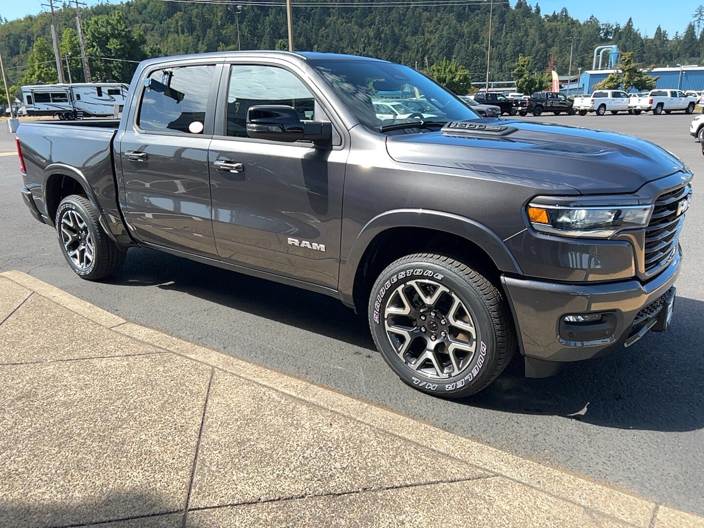 2025 Ram 1500 Laramie photo 3