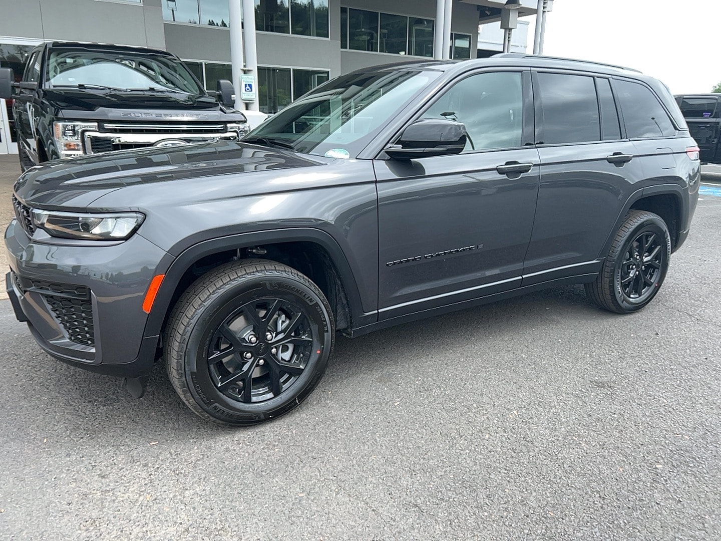 2026 Jeep Grand Cherokee Laredo Altitude 4x4's photo