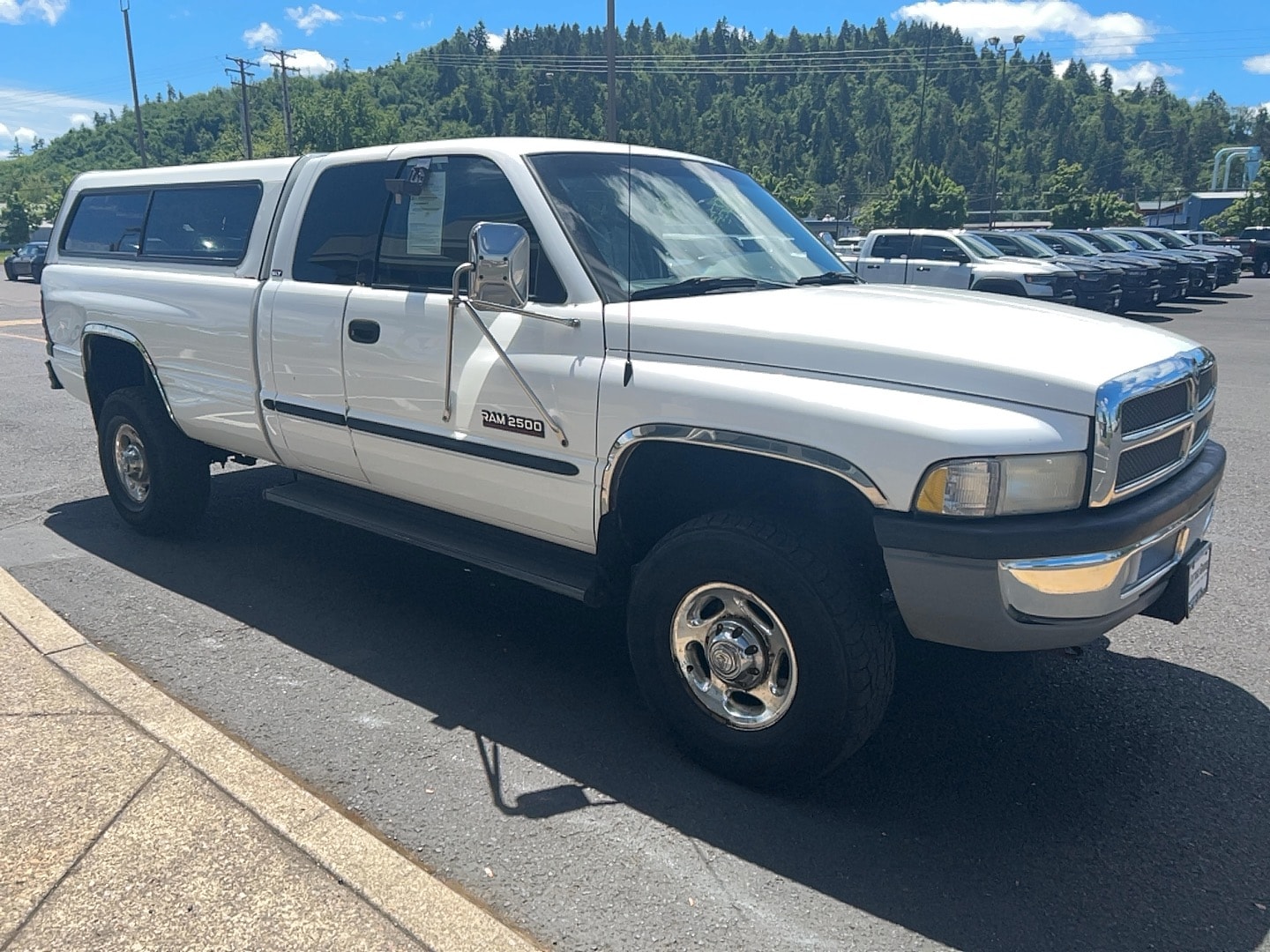 Used 2000 Dodge Ram Pickup ST with VIN 1B7KF2368YJ135591 for sale in Cottage Grove, OR