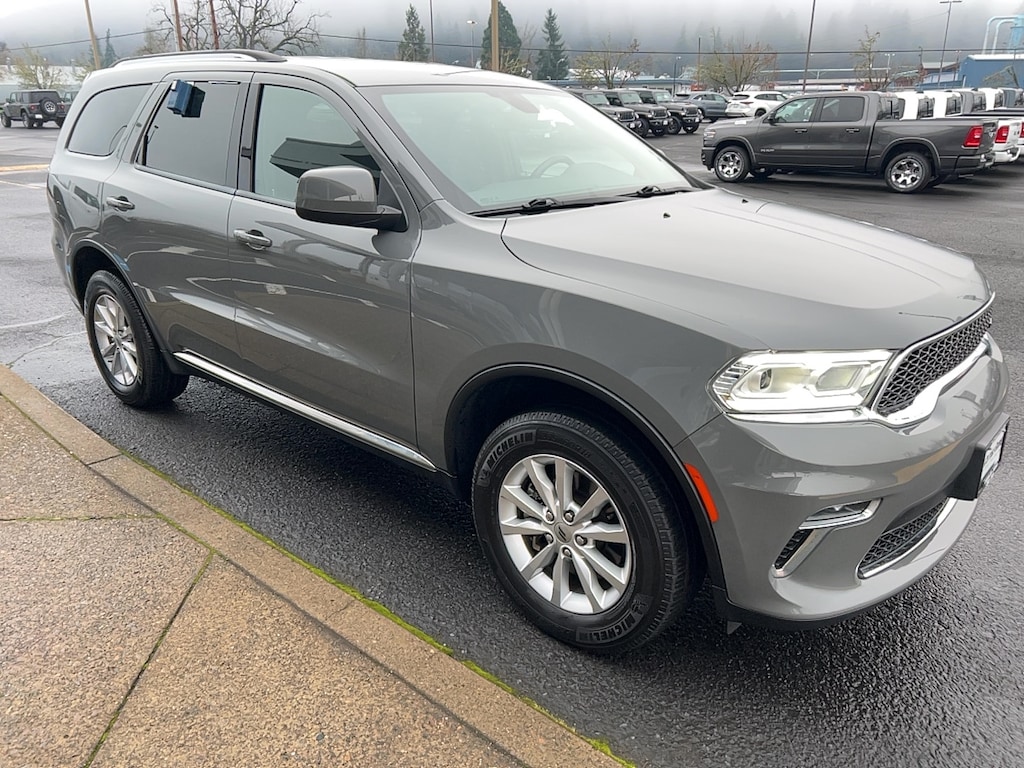 2022 Dodge Durango SXT photo 2