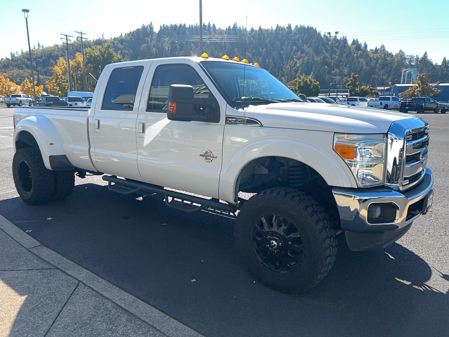 2013 Ford F-350 Lariat photo 2