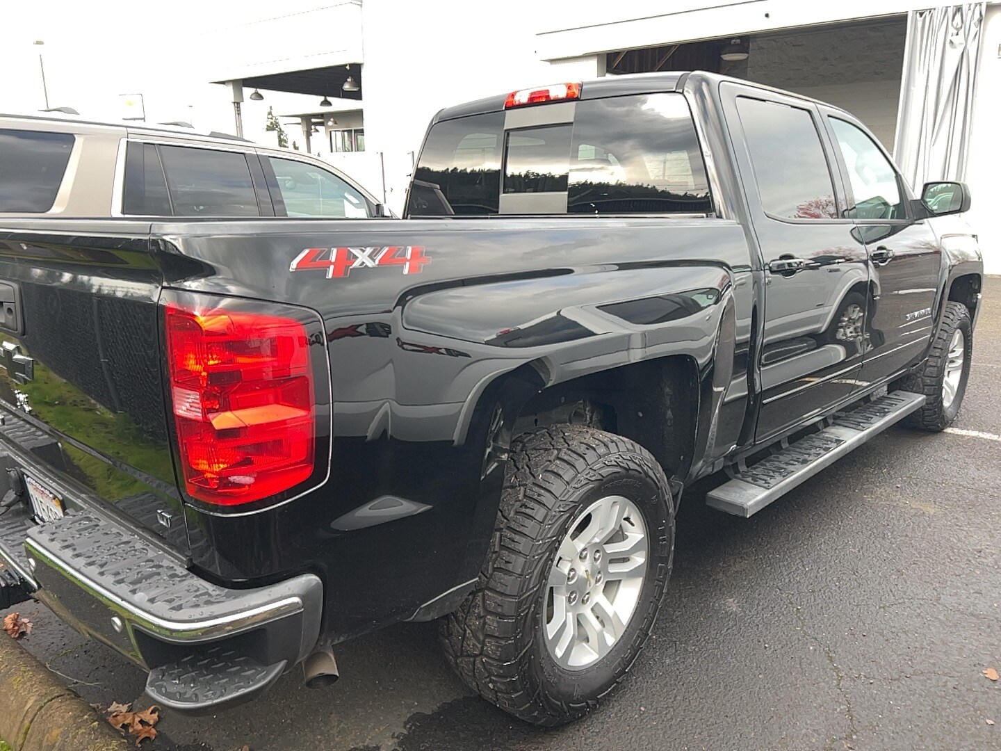2018 Chevrolet Silverado 1500 LT photo 3