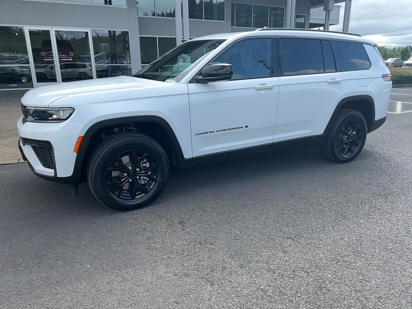 2026 Jeep Grand Cherokee L Laredo Altitude 4x4's photo