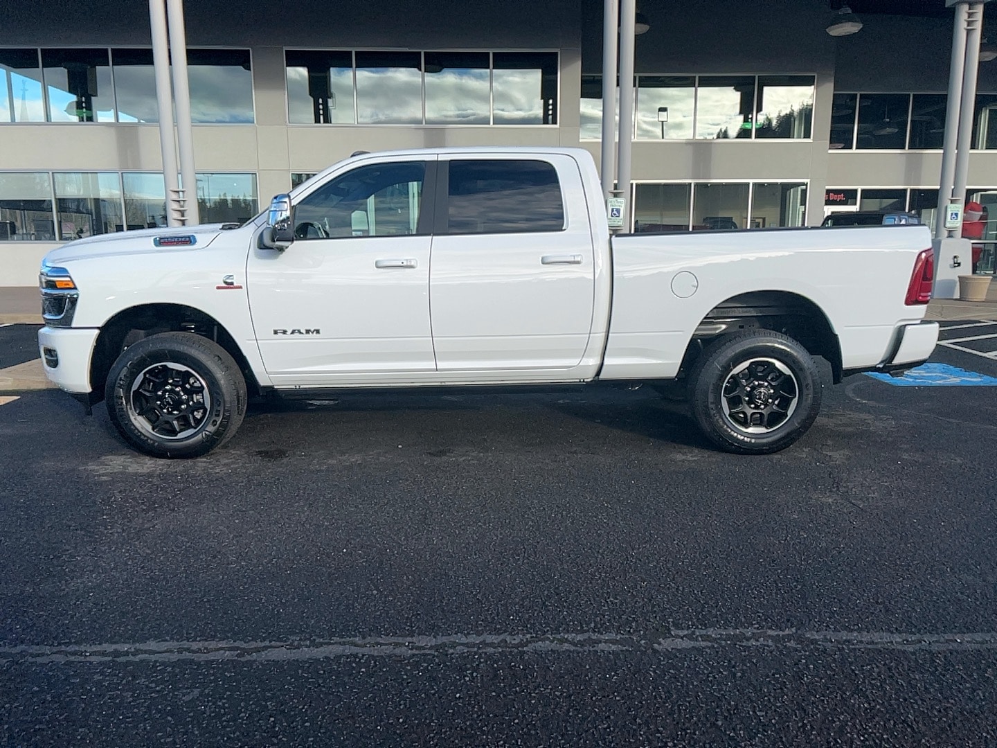 2026 RAM 2500 Laramie - Photo 7