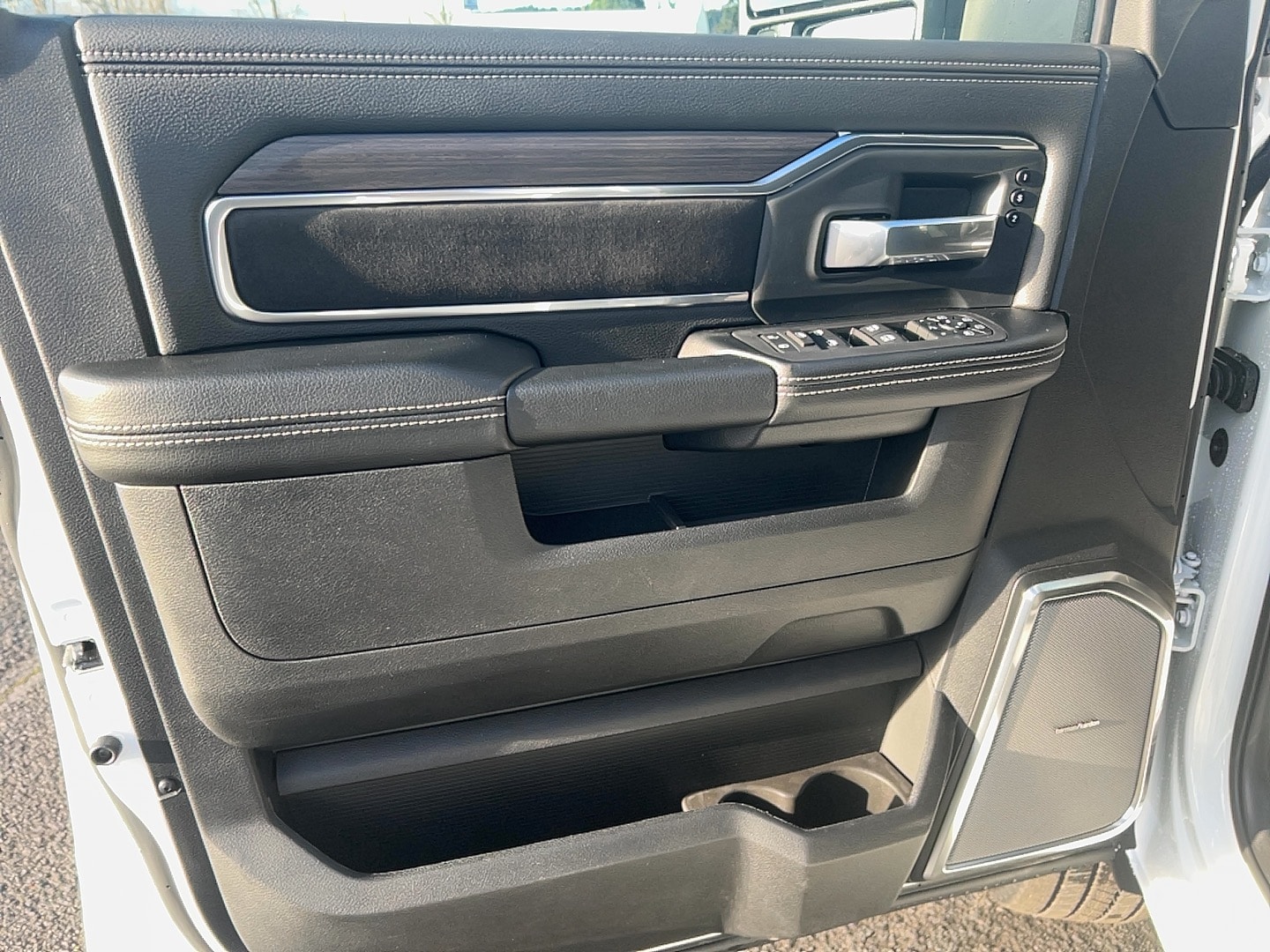 2026 RAM 2500 Laramie - Photo 26