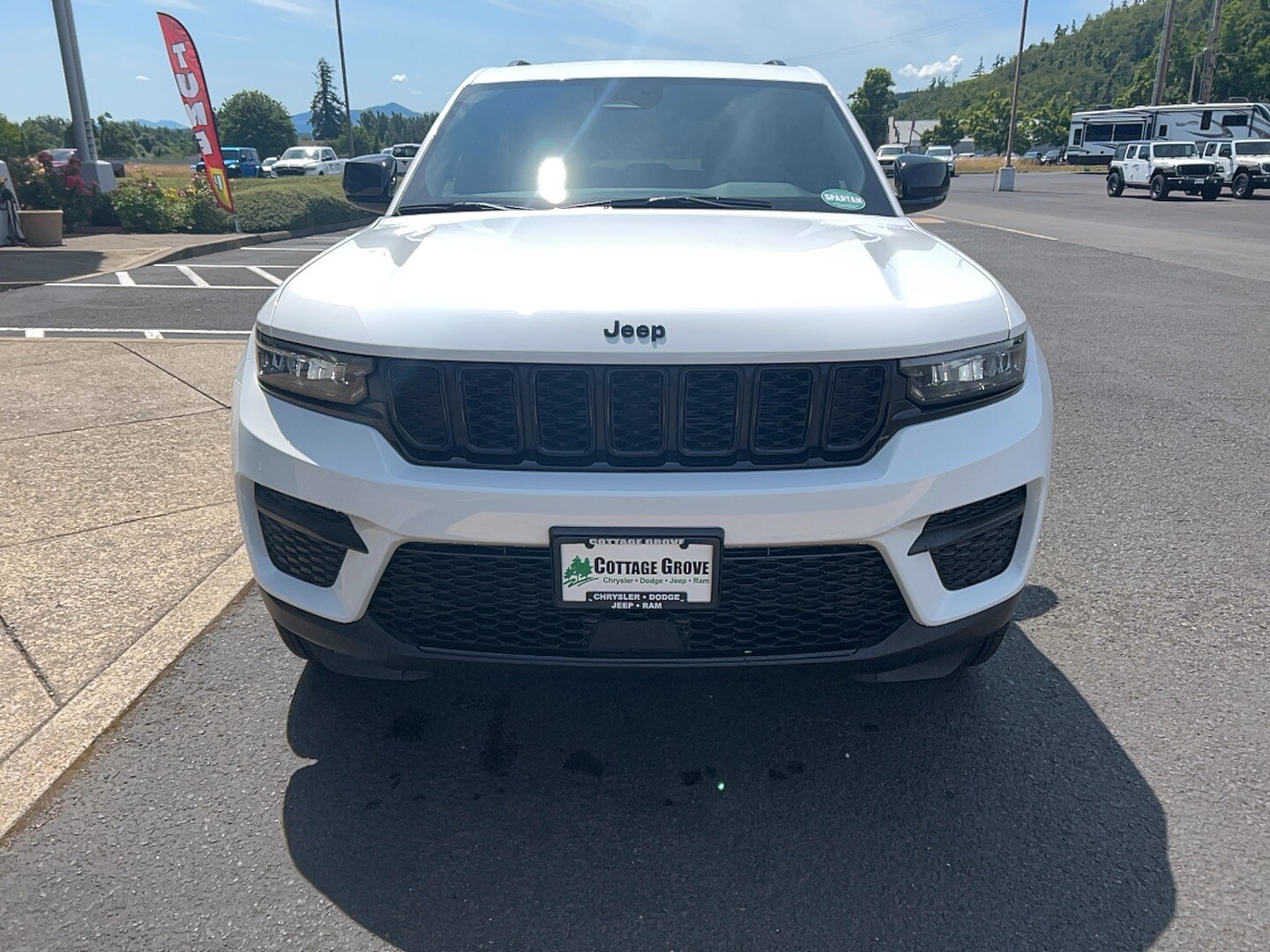 2025 Jeep Grand Cherokee Altitude photo 4