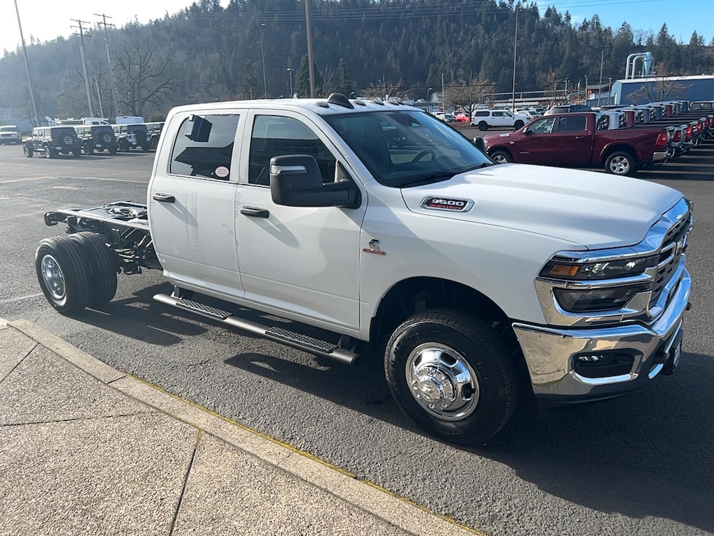 2026 Ram 3500 Tradesman photo 3