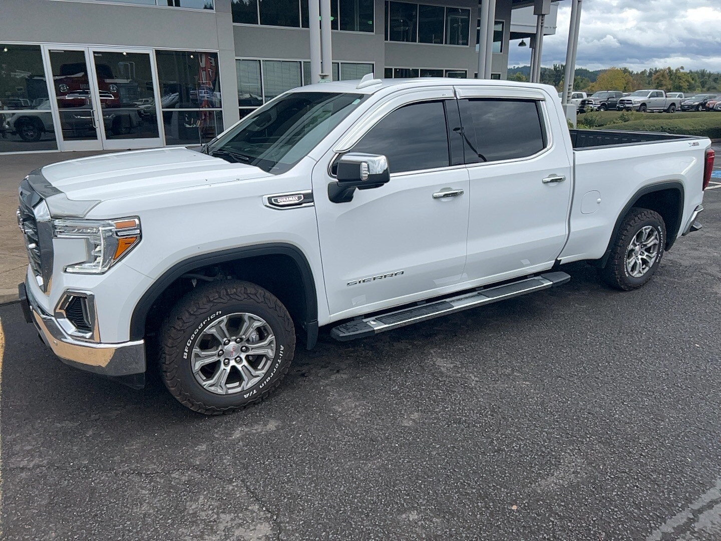 2021 Gmc Sierra 1500 SLT photo 2