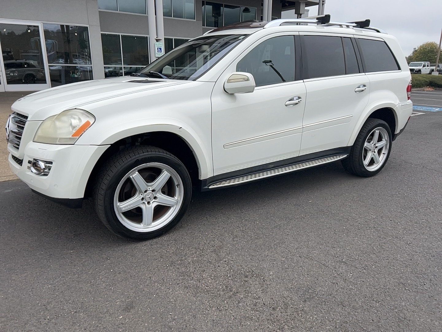 Used 2009 Mercedes-Benz GL-Class GL550 with VIN 4JGBF86E29A498973 for sale in Cottage Grove, OR
