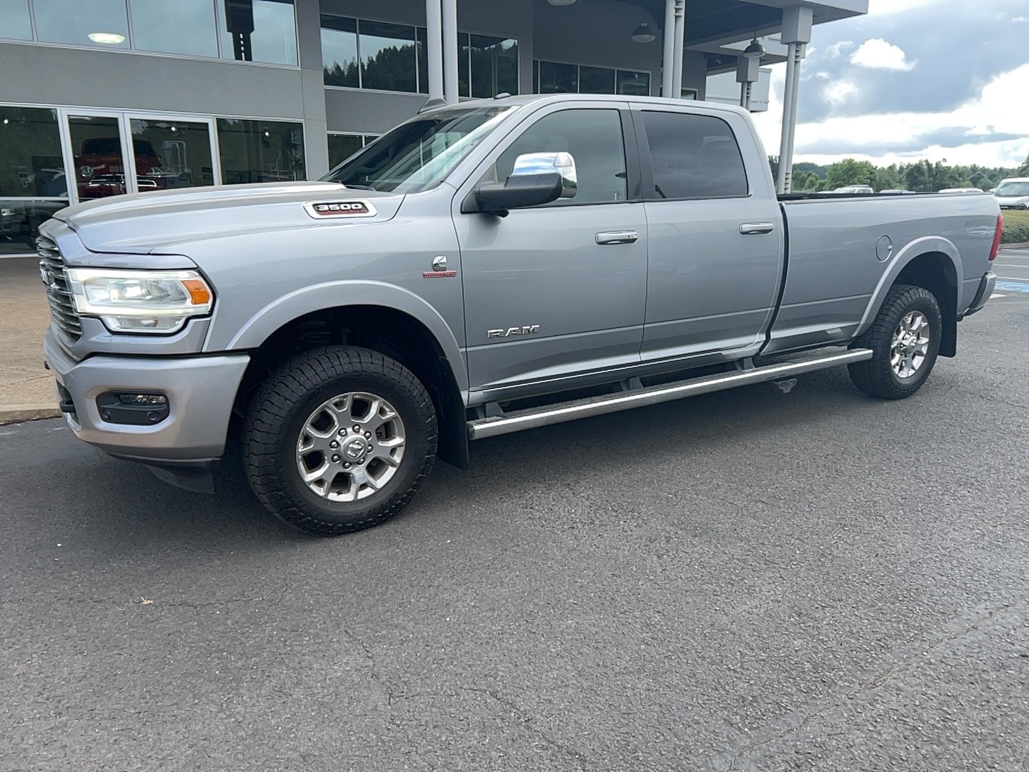 2019 RAM 3500 Laramie 4X4 Crew Cab LWB's photo