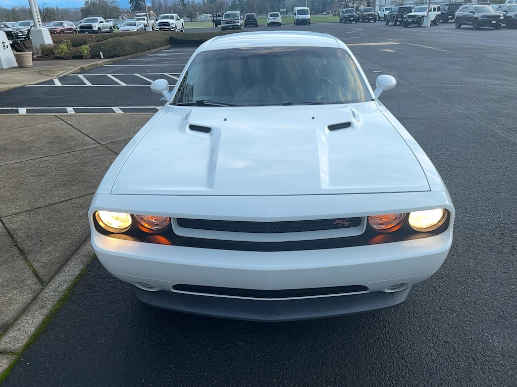 2014 Dodge Challenger R/T photo 4