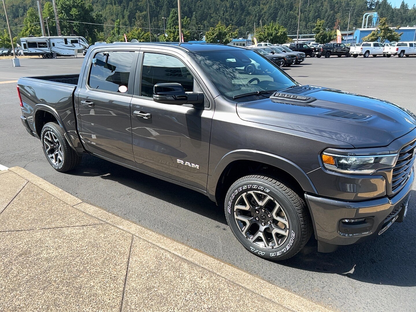 2025 Ram 1500 Laramie photo 4