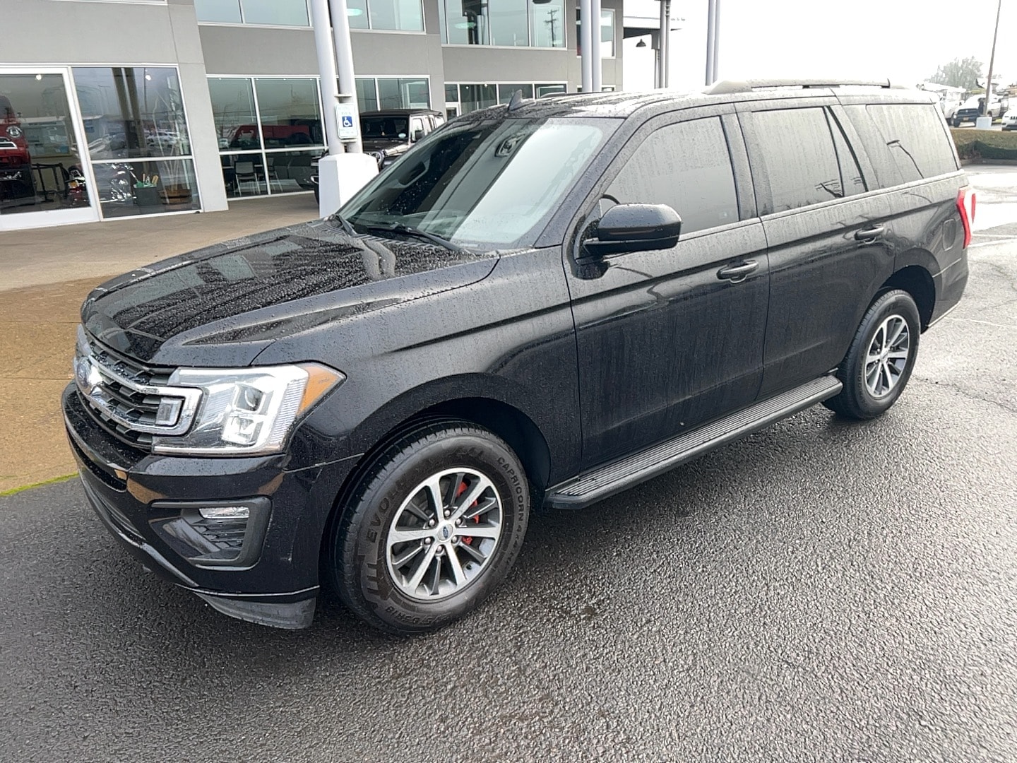 2021 Ford Expedition XLT's photo