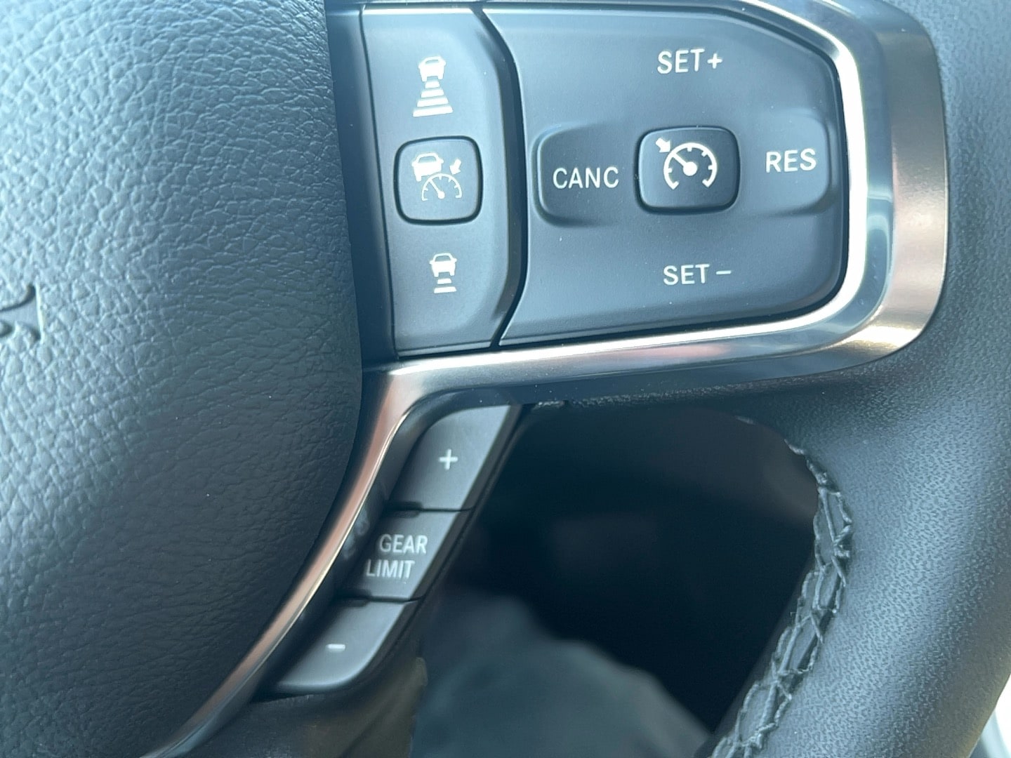 2026 RAM 2500 Laramie - Photo 35