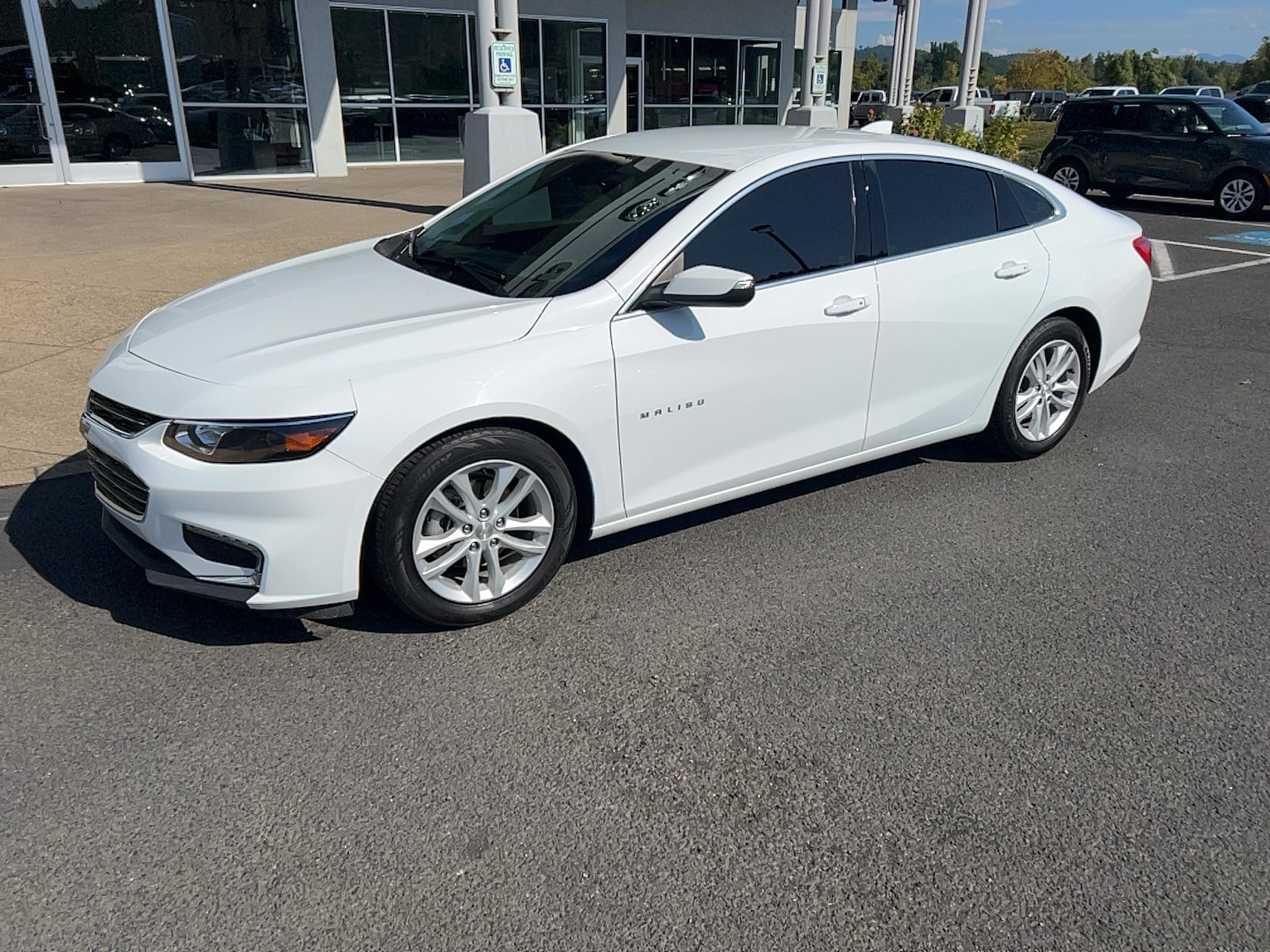 Used 2018 Chevrolet Malibu Hybrid with VIN 1G1ZF5SU1JF166876 for sale in Cottage Grove, OR
