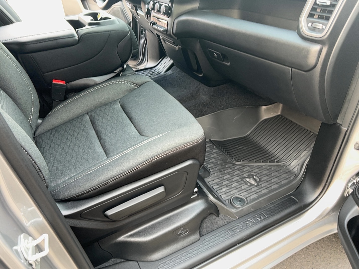 2026 RAM 1500 Tradesman - Photo 27