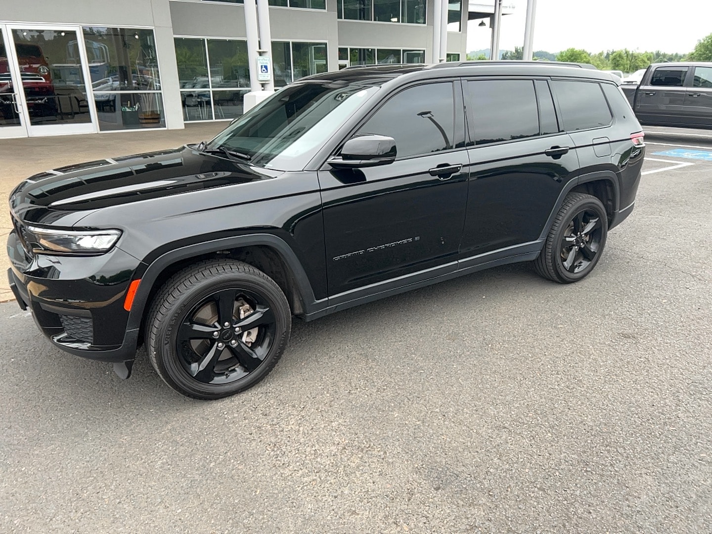 2023 Jeep Grand Cherokee L Altitude 4x4's photo