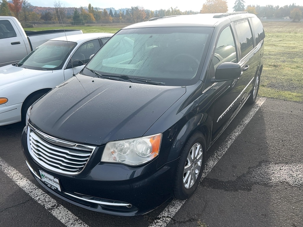 Used 2014 Chrysler Town Country Touring Van