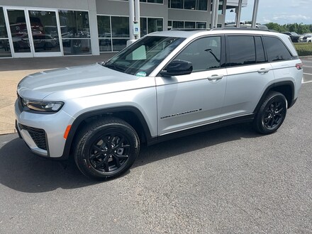Featured New 2026 Jeep Grand Cherokee LAREDO ALTITUDE 4X4 Sport Utility for Sale in Cottage Grove, OR