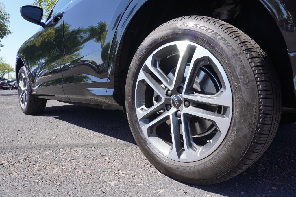 2025 Audi Q5 Premium - Photo 8
