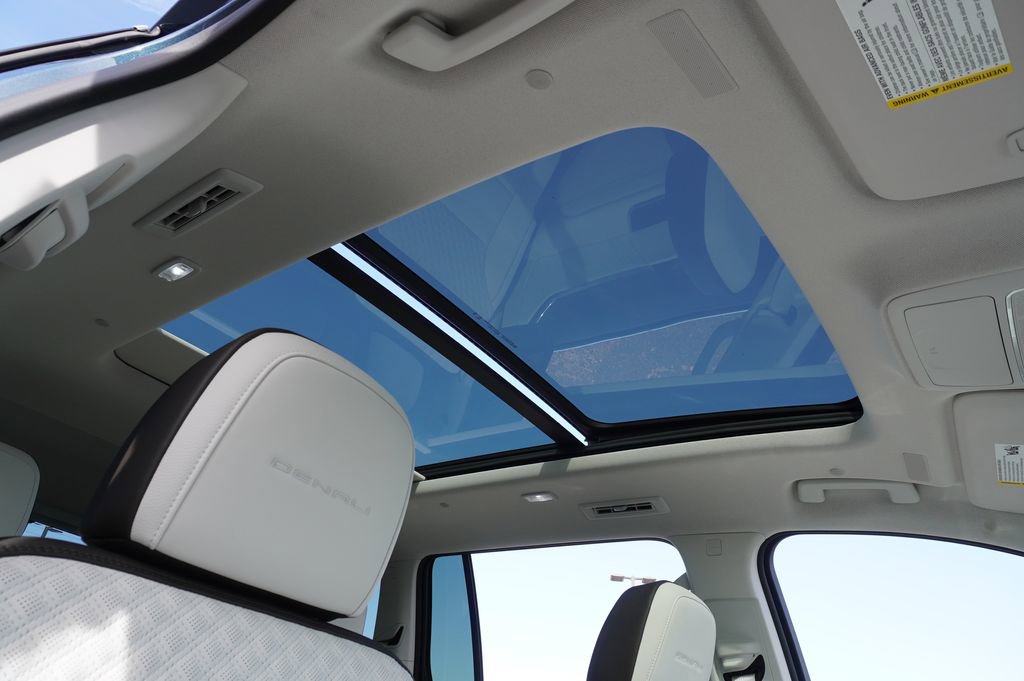 2026 GMC Acadia Denali - Photo 14