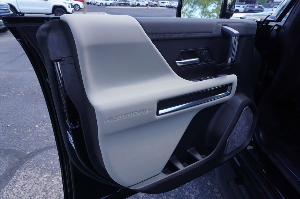 2026 GMC HUMMER EV 2X - Photo 14