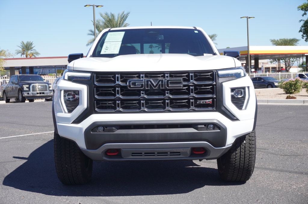 2026 GMC Canyon AT4 - Photo 8