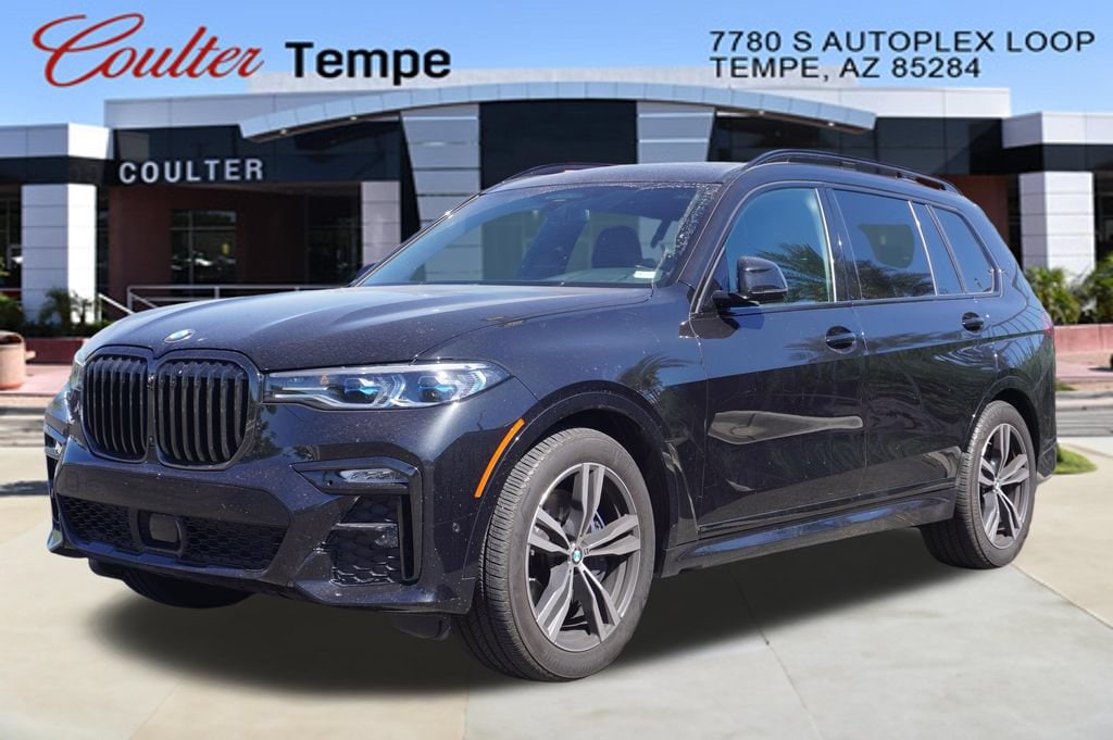 2021 BMW X7 M50i's photo