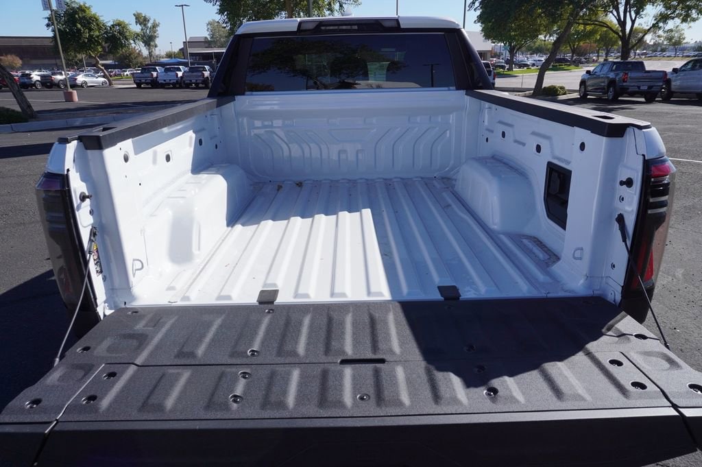 2026 GMC Sierra EV Elevation - Photo 9