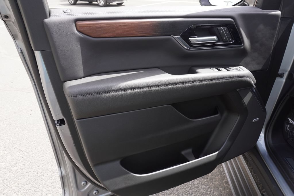 2026 GMC Yukon XL Denali - Photo 15