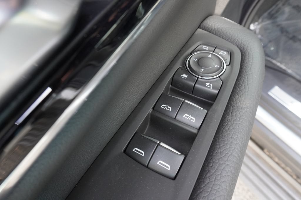 2026 GMC Yukon XL Denali - Photo 16