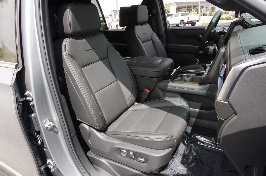 2026 GMC Yukon XL Denali - Photo 12