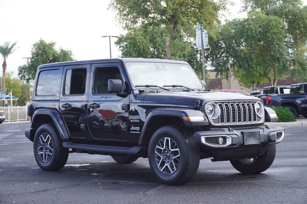 2024 Jeep Wrangler Sahara photo 4